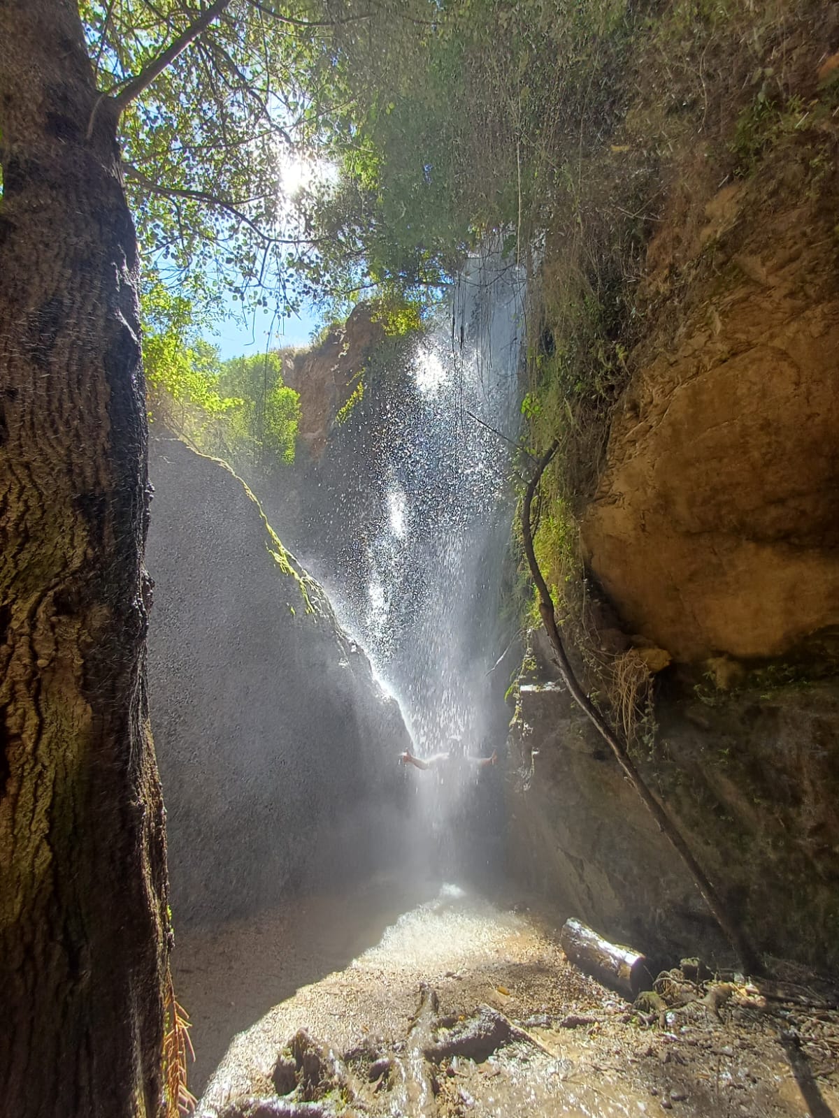 Senderismo Comares: ruta refrescante por Durcal.