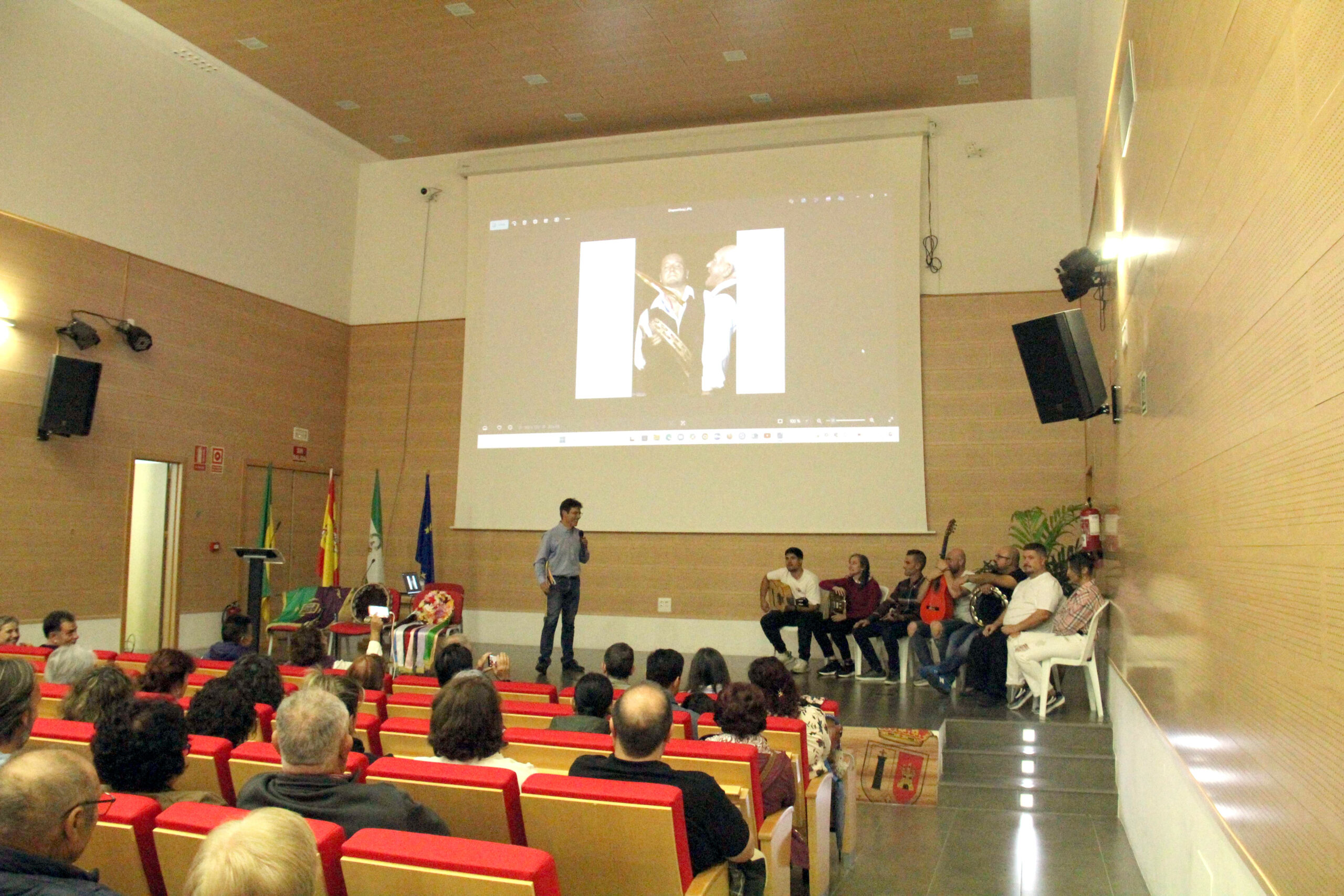 Éxito de público en la conferencia de Verdiales en Cártama